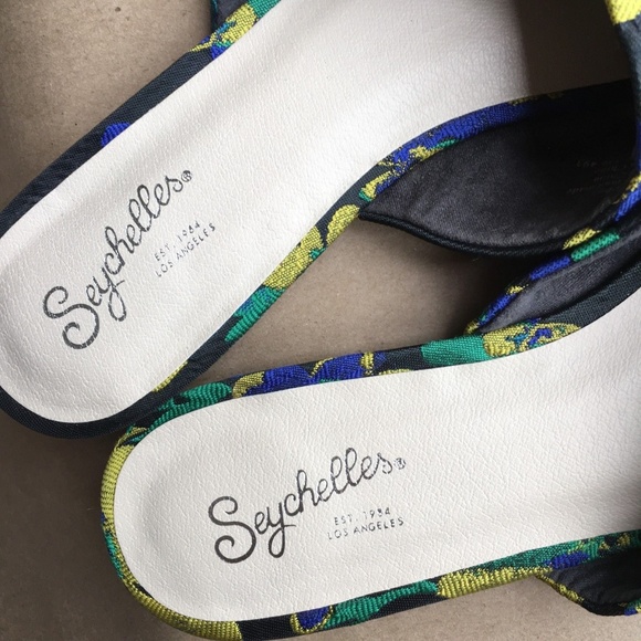 Anthropologie Seychelles Floral Brocade Sandals 7 - Picture 5 of 8